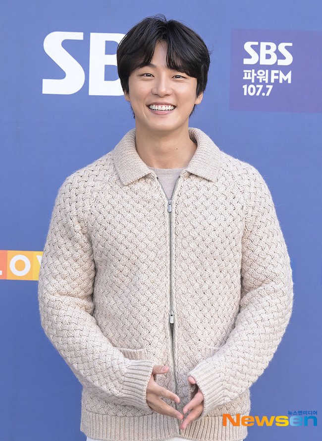 edsiyoon's tweet photo. Handsome and sexy Yun! 🔥🥰😍🤩😘🤍
윤시윤, 씨네타운 나들이[포토엔HD]
https://t.co/u4oPw5TXUv 

#윤시윤 #YunSiYun #yoonsiyoon #yoonshiyoon #yoondonggu #尹施允 #ユンシユン #윤동구 #시유니 #mylove  #TheKingOfActing #영화탄생 #탄생 #ABirth  #LoudAndProudFanOfYSY🙋‍♀️  @moa_ent https://t.co/8D2yhRcn4J