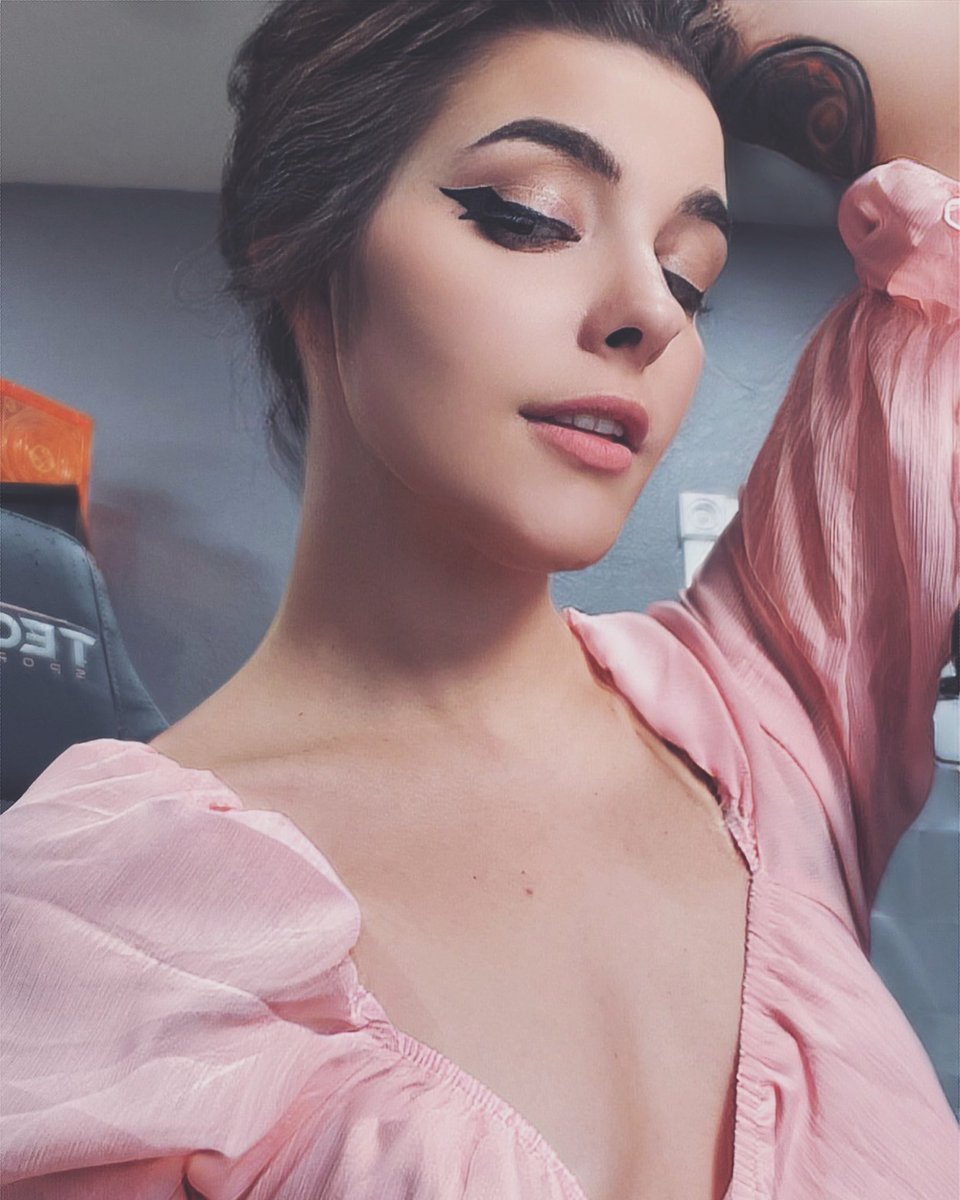 Envy Anne Susp 500K! on Twitter "Time for bed. 💗"