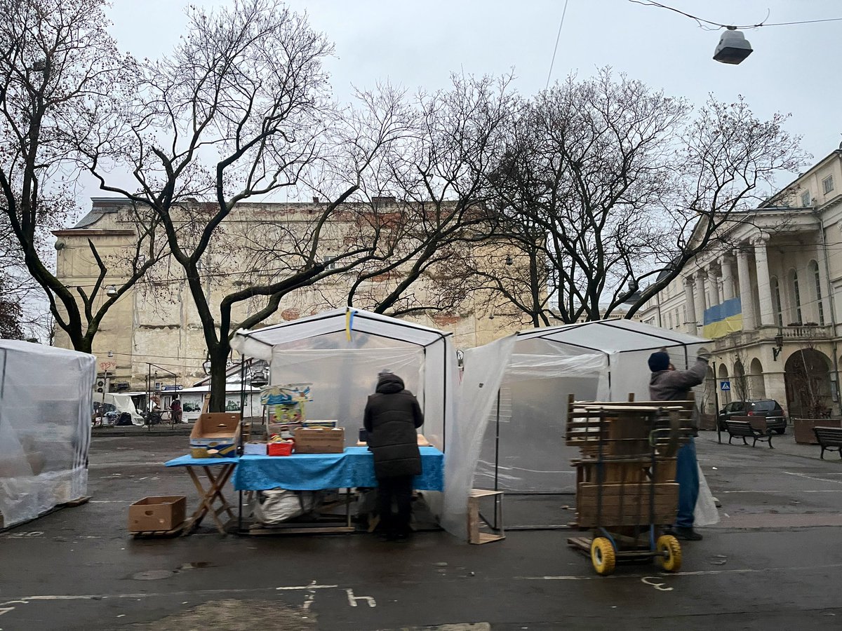 sarahrainsford's tweet photo. We’re back in Ukraine for a few weeks. Last night Lviv was pitch black almost everywhere. There’s heating, but power only a few hours a day 

I asked the hotel receptionist how she copes: ‘It’s ok. This year we have no power; next year we’ll have no Russia’
@tonyprod77 @mattgodtv https://t.co/l5GlRtGFc2