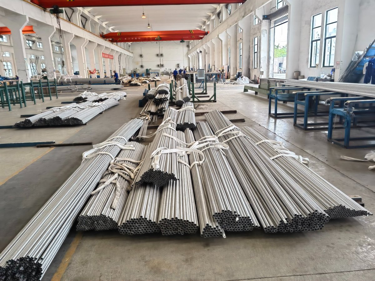 Baoalloy's tweet photo. We export steel pipe from China. #steelpipe #steeltube #boilerpipe #boilertube #heatexchangertube #heatexchangerpipe #tube #pipe #steel #metalpipe #metaltube  #stainlesssteel  #stainlesssteeltube #stainlesssteelpipe #metal  #fencepipe #fencetube #buildingmaterial #buildingpipe https://t.co/JTrvkjAT4B