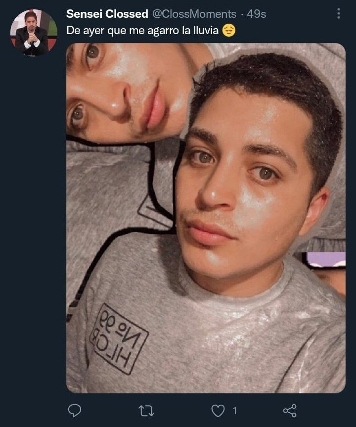 12mmora__'s tweet photo. @pilludinho pero mira lo que es este muñeco, al futbol 5 va con canilleras https://t.co/gRjD53Mifo