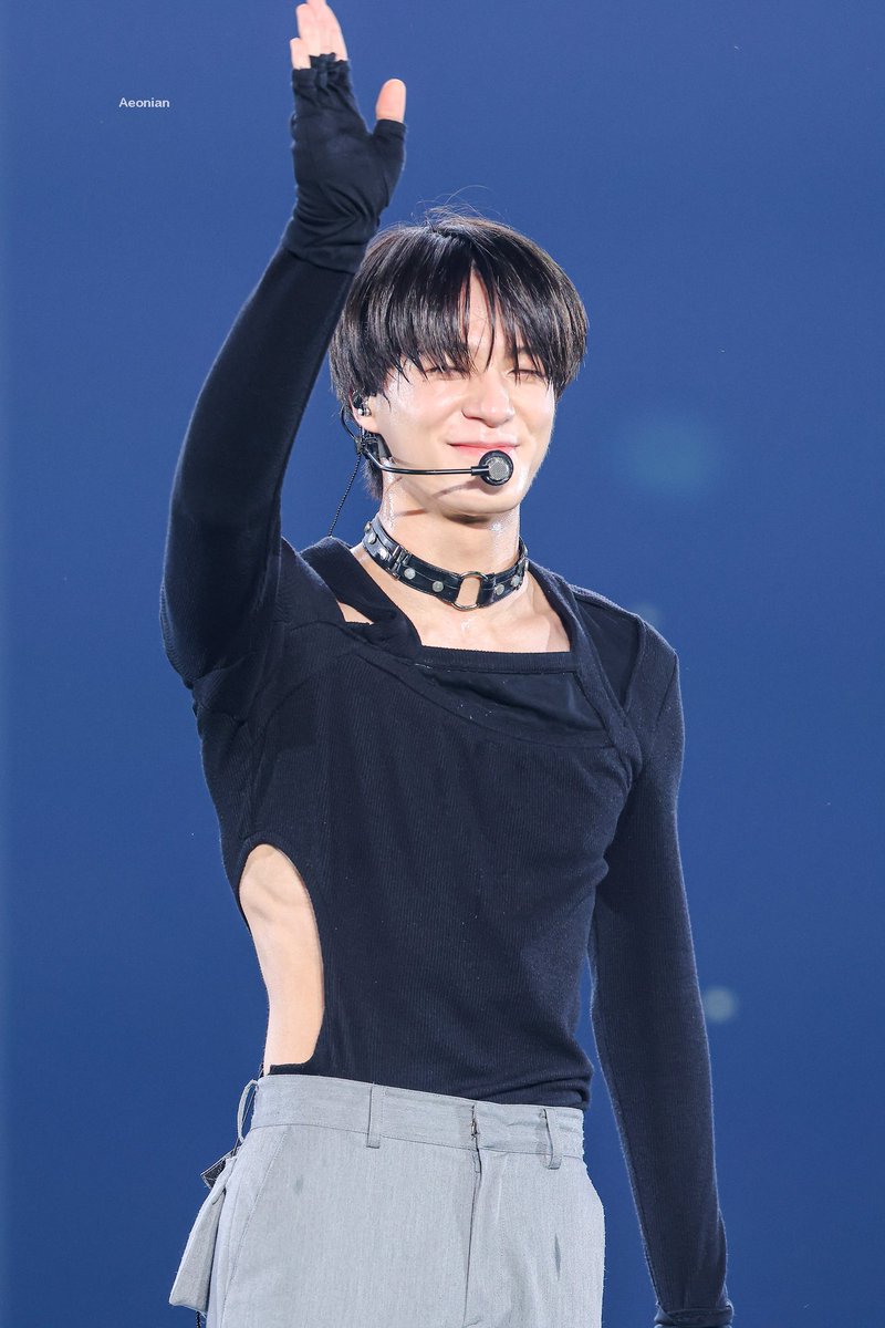 ตอนเจโน่บอกว่าชุดนี้ในคอนเจโน่เป็นคนไอเดียเอง ปากชั้นยิ้มถึงรูหู อยากกรี้ดแรงๆสิบที