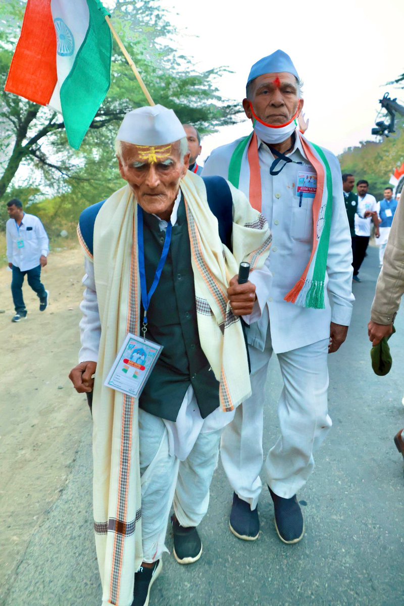 IYC's tweet photo. इरादों में बहुत ज़ोर होता है,
हर उम्र का जोश यात्रा के साथ है।
#BharatJodoYatra 🇮🇳 https://t.co/hG9H70JzPs