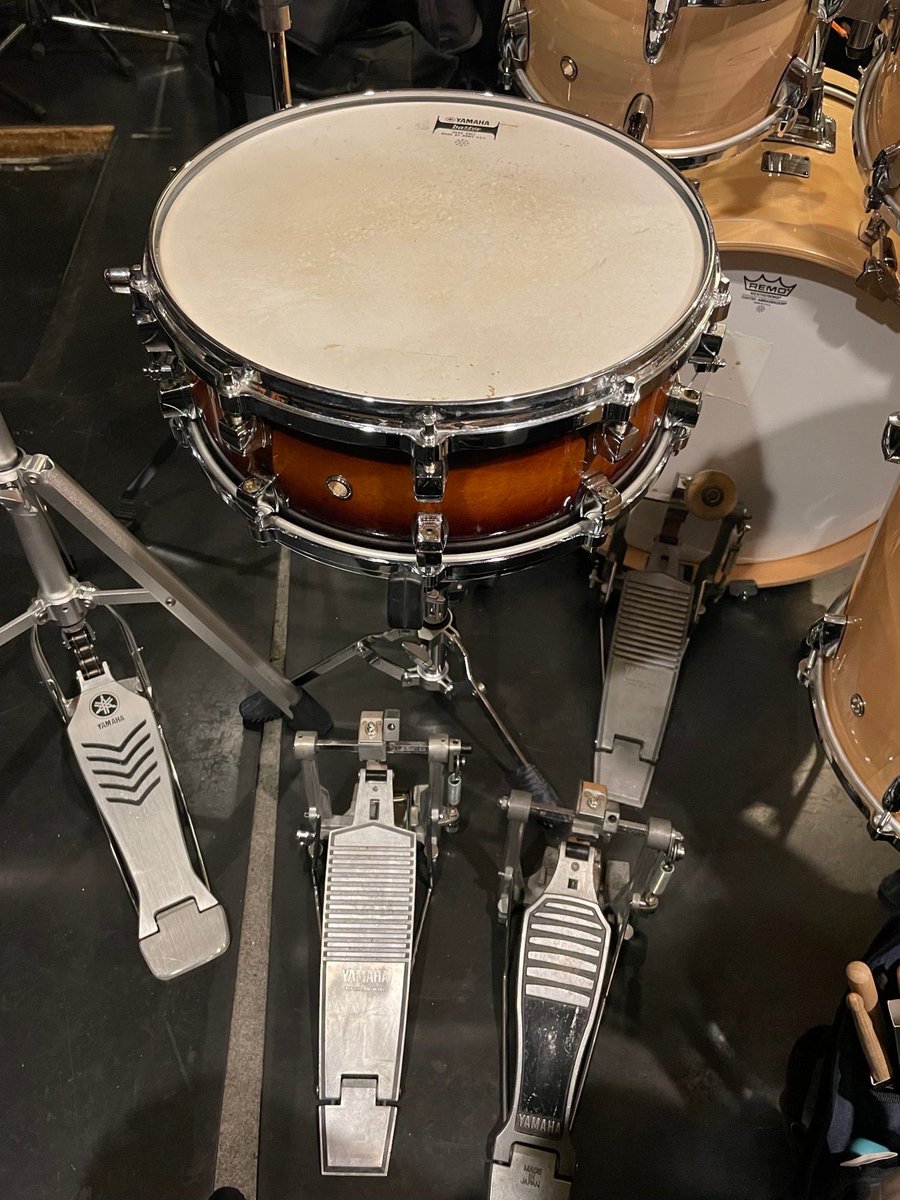 kTomOkiii's tweet photo. 我が相棒。
やっぱり最高の鳴りの良さでした!
ペダルも最高ですな。
#yamahadrums #maplecustomabsolute #ヤマハ #ドラム #ドラムセット #zildjian #cymbals #ジルジャン #シンバル #メンテナンス #チューニング #ドラマー #ドラムレッスン #生徒募集中 https://t.co/feRpwvgq1Q