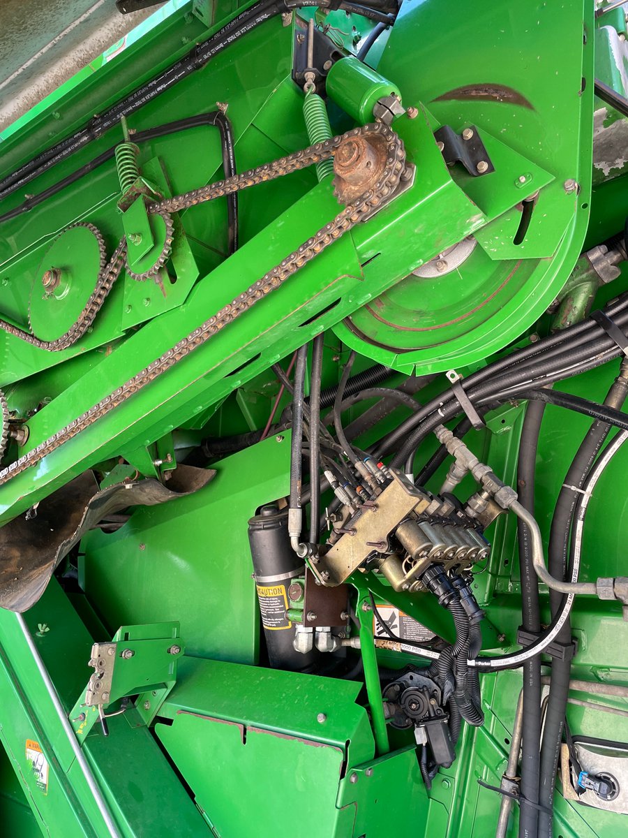 JerryFriesen3's tweet photo. Cleaned up nicely after a wet harvest. Wonder if it’s qualifies for #andyclean https://t.co/hRVUrJtsuq