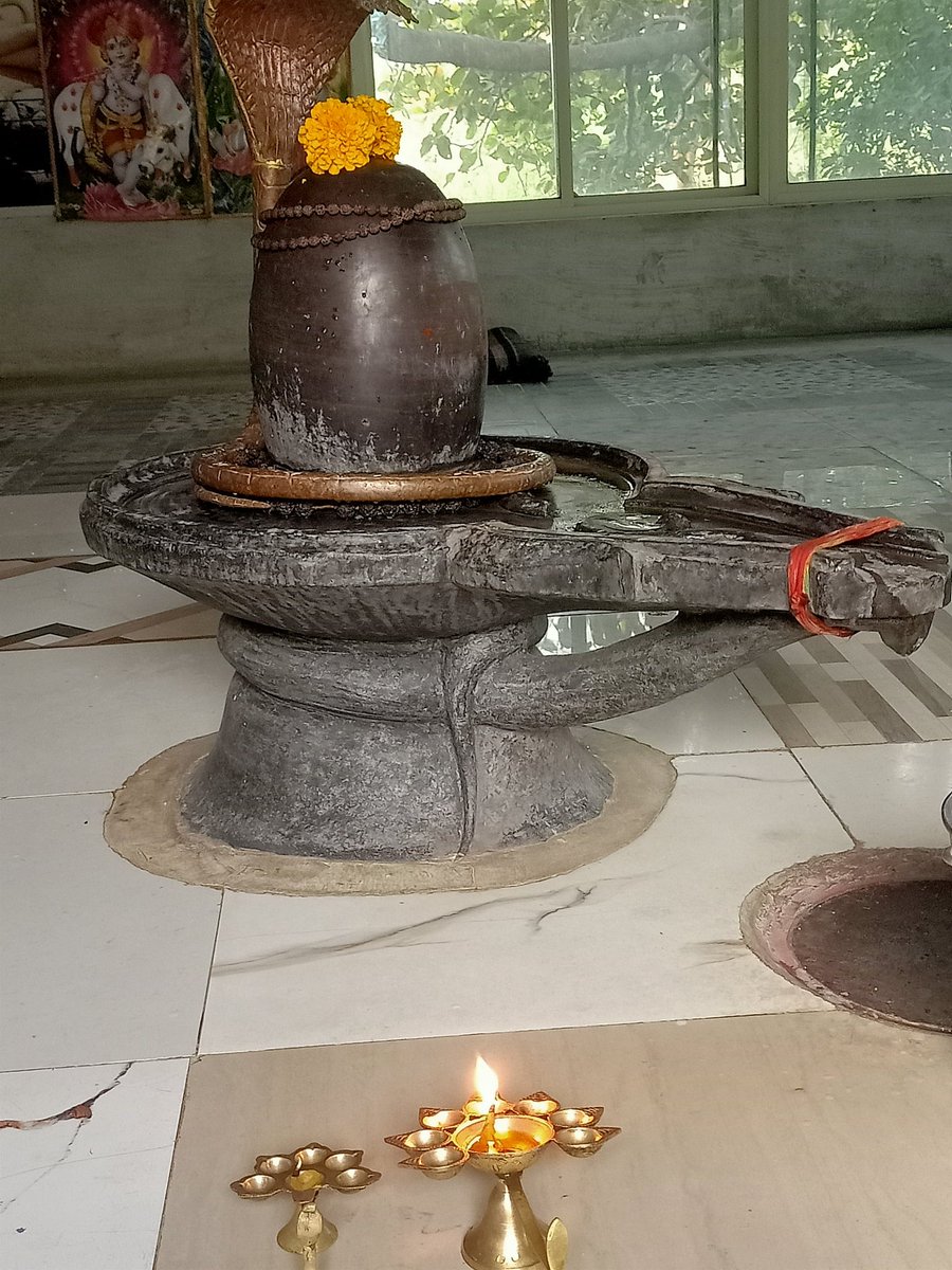sumantkabir's tweet photo. इस पूर्व कम्युनिस्ट को नर्मदा मैया के तट पर #नर्मदेश्वरजी की सेवा का दायित्व मिल गया। क्योंकि आश्रम के अशोक जी को सूतक लग गया है। परदादी का निधन हो गया। मेरे जीवन कभी ऐसा भी होगा, सोचा ना था। https://t.co/IkD3FkLrqd