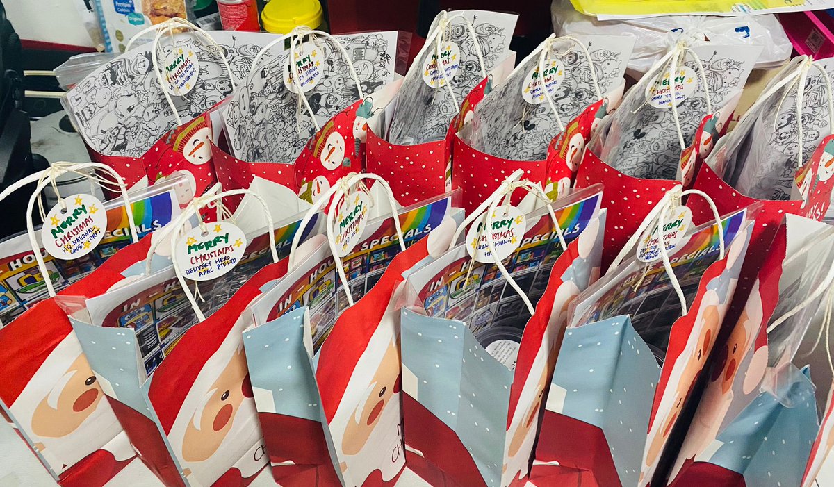 ArtisanHan's tweet image. Feeling like a santa claus sending these out for our clients! 🎅🏻😂🤭 

#artisanhanssg #onsiteworkshops #virtualworkshops #gifts #singapore #adults #kids #christmas #creativity