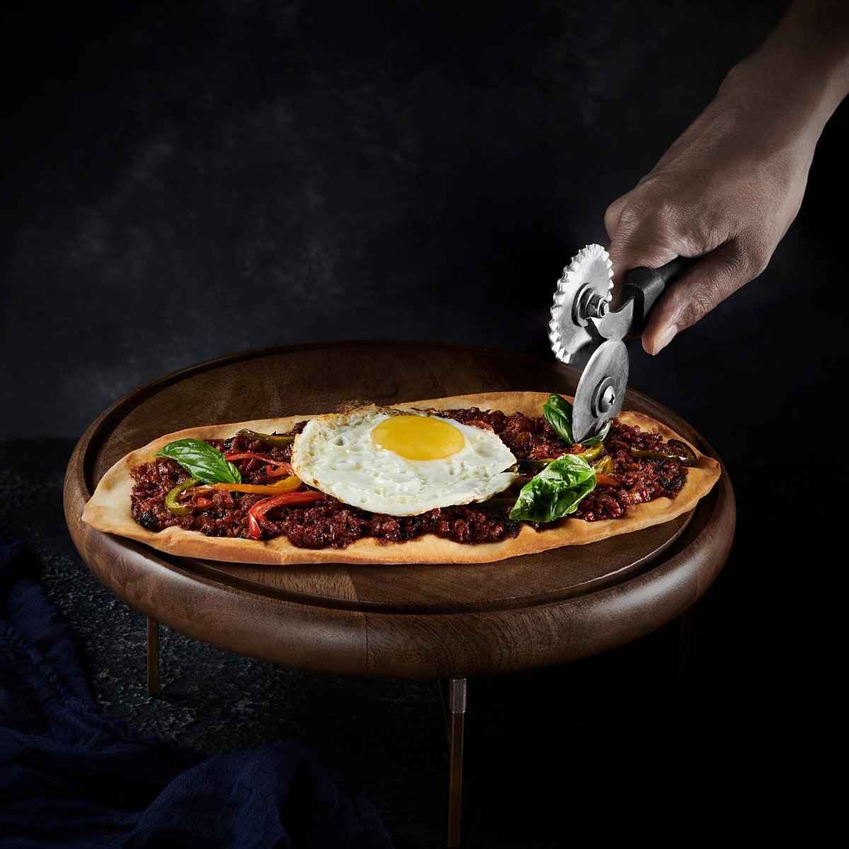 ParkHyattChenn's tweet photo. Go loca on Coca! A crispy country cousin of the pizza, crunch into our version of it with Thai minced chicken, bell peppers, basil and fried egg. Only at The Flying Elephant.
Reserve your table today! Call +918939871128
#TheFlyingElephant #ParkHyattChennai #FunDining https://t.co/ewc27b3X2K