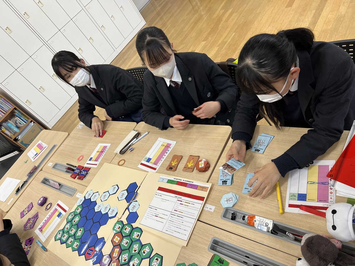 KAIS_Kunimoto's tweet photo. Today the grade 9s played a #socialstudies board game that modeled how Canadian historical events of Canadian legislature benefited or disadvantaged Indigenous groups and European settlers. #collectiverights #canadianhistory #makinghistorycometolife #practicallearning #AbEd #KAIS https://t.co/DivP5RUc2Y