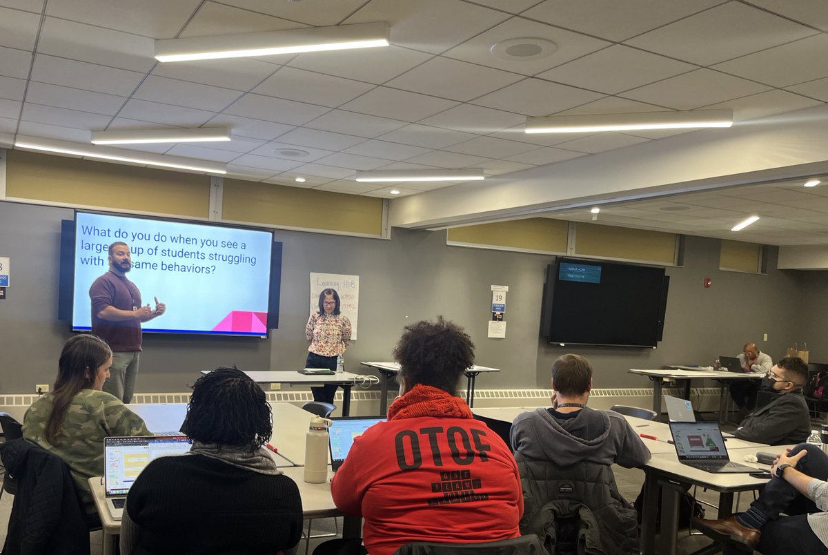 Teamwork makes the dream work!🙌🏽 @network14cps &amp; Network 15 Leads participated in collaborative working sessions during this month’s MTSS PLC <a href="/CPSuccessCHI/">CPSuccessChicago</a>