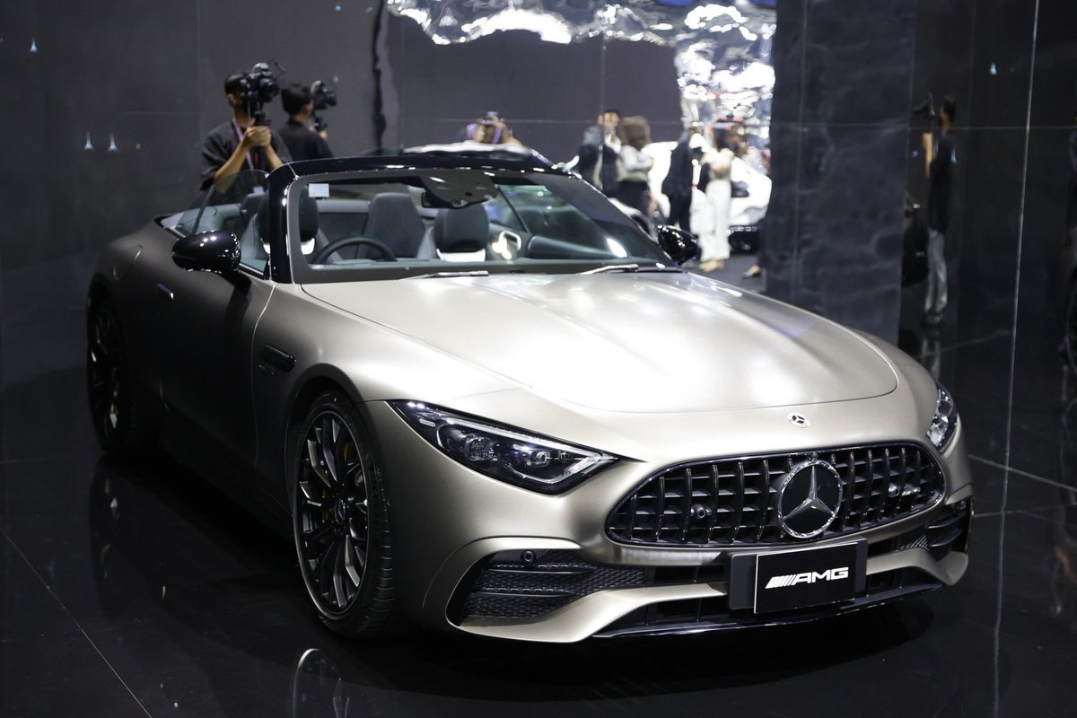 AeyTawat's tweet photo. #MercedesBenz เผยทิศทางใหม่ในการสร้างสรรค์บูธสำหรับงานจัดแสดงรถยนต์ พร้อมนำเสนอรถยนต์ไฮไลต์นำโดย #EQS500 4MATIC AMG Premium” รุ่นประกอบในประเทศ และ “Mercedes-AMG SL 43” เวอร์ชันใหม่ของรถยนต์สปอร์ตในตำนานที่แฟน ๆ รอคอย https://t.co/vni6T0KFjg