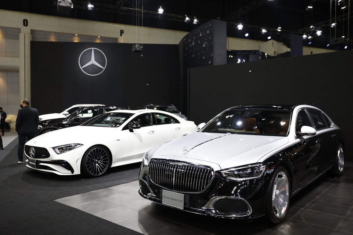 AeyTawat's tweet photo. #MercedesBenz เผยทิศทางใหม่ในการสร้างสรรค์บูธสำหรับงานจัดแสดงรถยนต์ พร้อมนำเสนอรถยนต์ไฮไลต์นำโดย #EQS500 4MATIC AMG Premium” รุ่นประกอบในประเทศ และ “Mercedes-AMG SL 43” เวอร์ชันใหม่ของรถยนต์สปอร์ตในตำนานที่แฟน ๆ รอคอย https://t.co/vni6T0KFjg