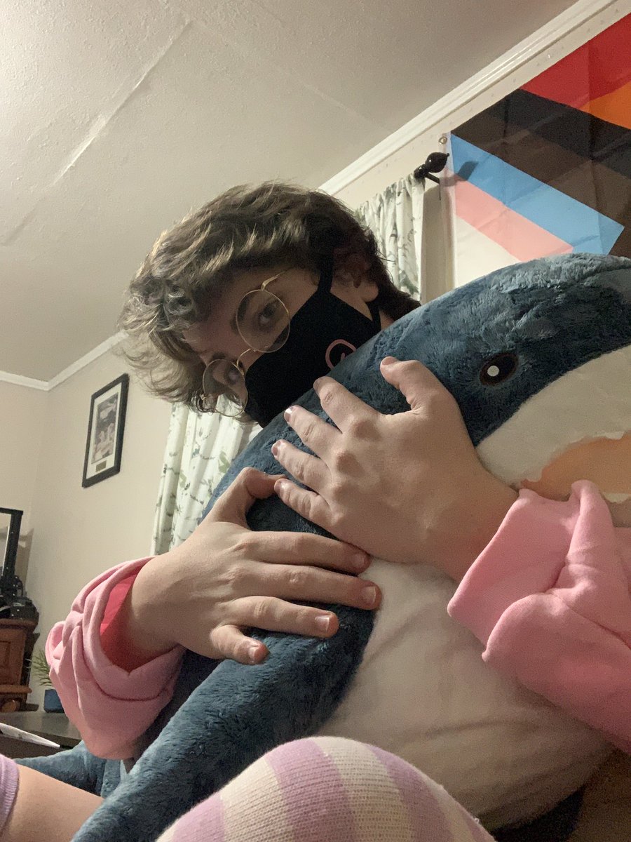 AverageFemboyy's tweet photo. I return with a new hoodie!!! https://t.co/fBCVfi1g84