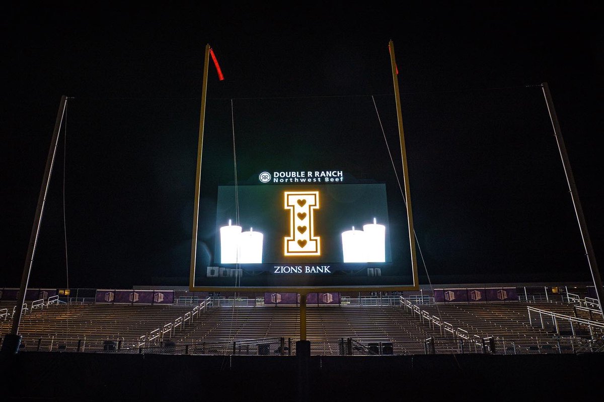 In remembrance of Ethan Chapin, Madison Mogen, Xana Kernodle and Kaylee Golcalves, we share our light with @UIdaho and the Vandal family. #VandalStrong #LightUpID