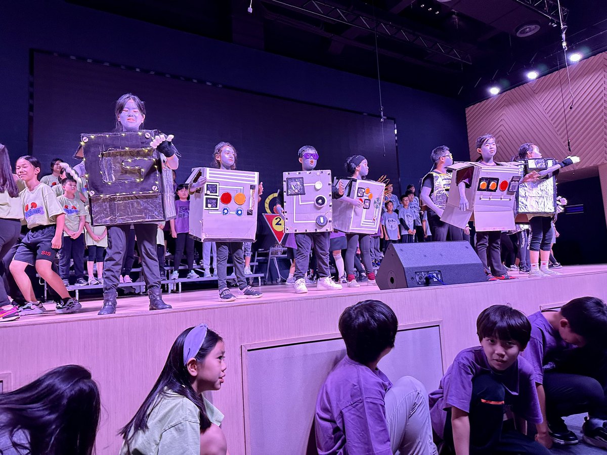 Shekou International School tweet media