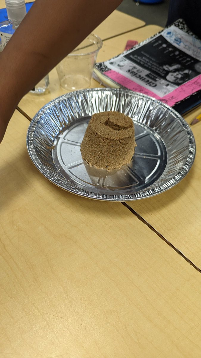J_Vazquez_3's tweet photo. Rapid changes experiment.#scienceissuperfun #kidslovescience #rapidchanges #interactivejournals @horn_science @HornBeyondBooks https://t.co/7fUCjdAyyl