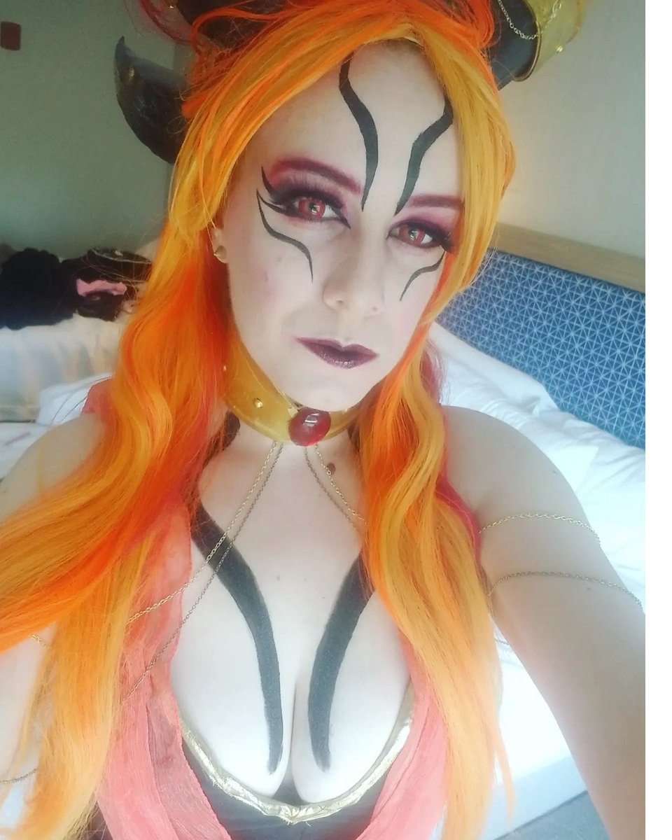 polychromaticos's tweet photo. have some overly filtered hotel room selfies
#arcanacosplay #devilnadia https://t.co/tqZjPP25Dk