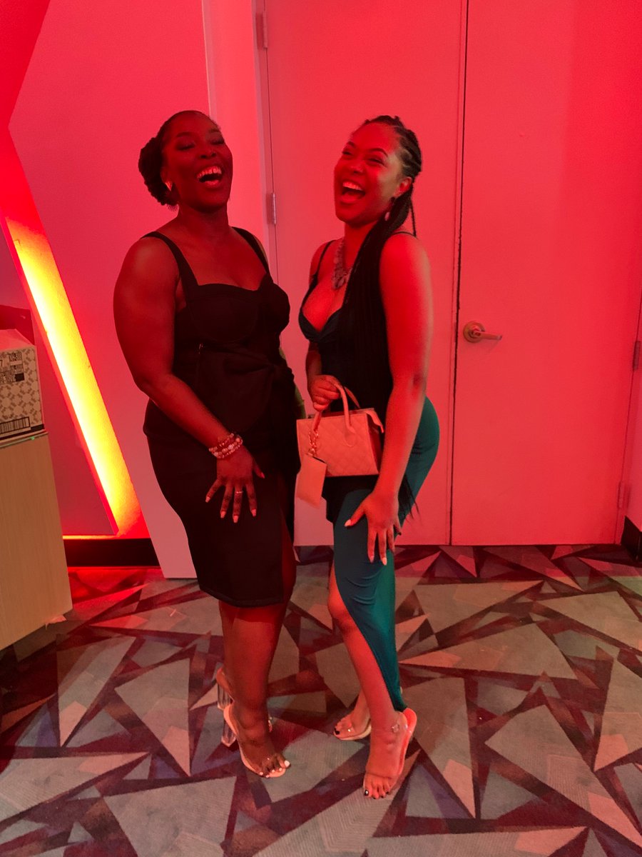 100% fangirling! Finally met of of the greatest Bahamian artists of my time 🥹❤️