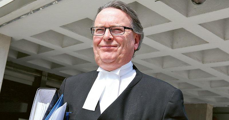 hkchrislau's tweet photo. British King Counsel Tim Owen has his work visa withheld by Hong Kong authorities already despite top courts’s approval to allow him to represent Jimmy Lai and the lack of Beijing’s interpretation yet to bar him from doing so https://t.co/2NMujyYLvr https://t.co/7pPXyRVWzR