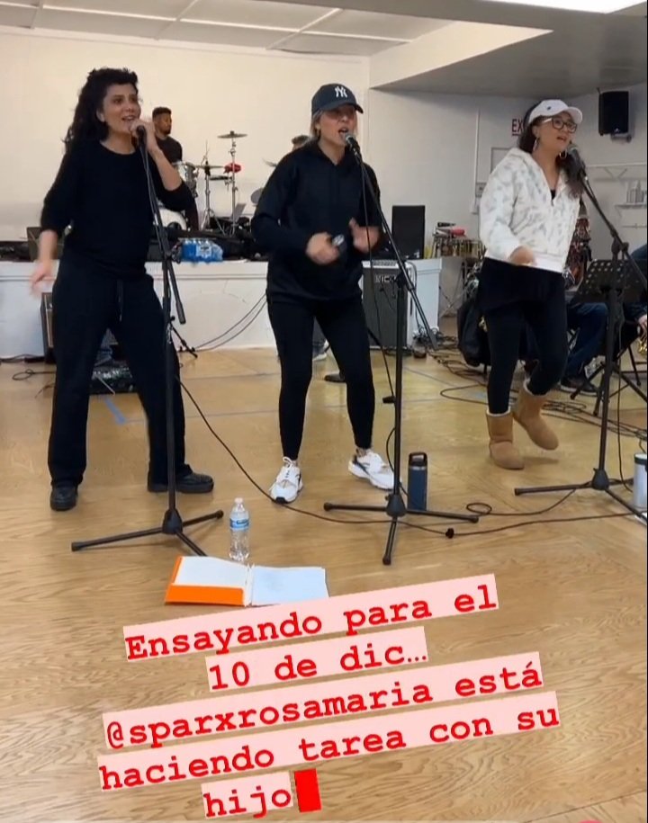LAclubmx's tweet photo. #LAFans @LorenzoAntonio_ y @grupoSPARX ensayando para su presentación del próximo 10 de Diciembre en Revel https://t.co/huz3BldKRZ https://t.co/E50zbhr3gm