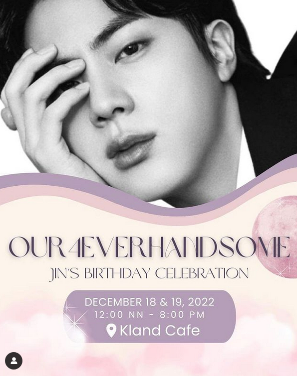 BTSinSGCafe's tweet photo. 💜 BTS Jin (#our4everhandsome)
▫️ Organiser: @/jeykeyy.hey (Instagram)
▫️ Date: 18 Dec (Sun)-19 Dec (Mon)
▫️ Time: 12PM - 8PM
▫️ Venue: KLANDCAFE 
🔈Notice: https://t.co/ga7obL7UbB