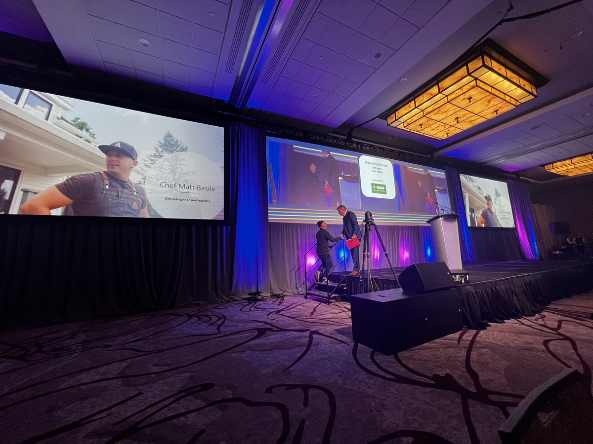 Wrapping up day 2 of #GrowCanada22 on an inspirational note! Big thanks to <a href="/chefmattbasile/">chef matt basile</a> for sharing his journey from good to great. 👏 

Friendly reminder that you can help support <a href="/foodbankscanada/">Food Banks/Banques alimentaires Canada (inactive)</a> by donating here: foodbankscanada.akaraisin.com/ui/GrowCanadaC…