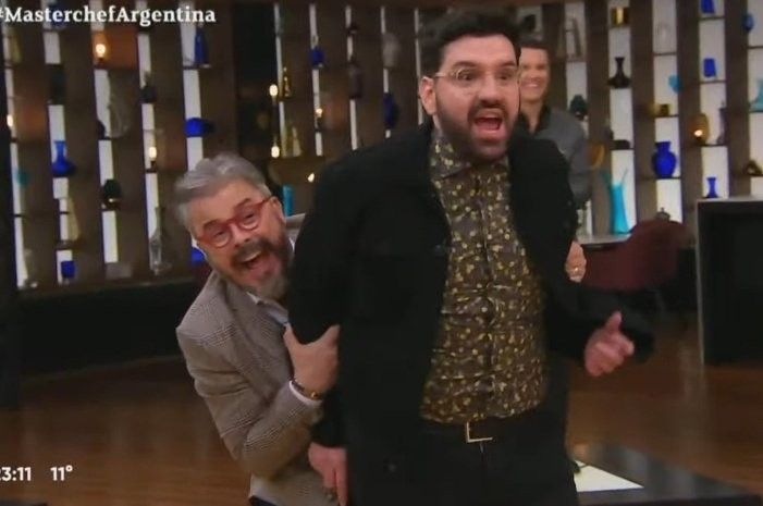 gh2022ok's tweet photo. CÓMO VAN A QUERER SACAR A LA ENANA DIABÓLICA QUE ES UNA DE LAS POCAS QUE APORTA AL JUEGO, TENIENDO A NACHO O CATA EN PLACA, NO VIERON UN GH EN SUS VIDAS???? https://t.co/Di7KpH0G8H