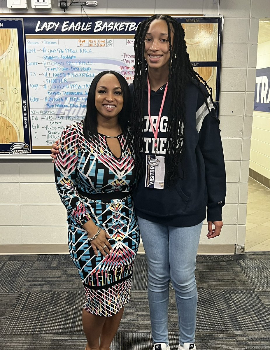 After having a great visit with <a href="/CoachAGHoward/">Anita P. Howard</a> @CoachDGSU and @CG_GSouthernWBB I am blessed to have received my first D1 offer to THE Georgia Southern University!!! #HailSouthern <a href="/Bouncenation_J/">BounceNation_Fbc</a> @ElhsLady <a href="/EagleAthletics/">Eagle's Landing Athletics</a>