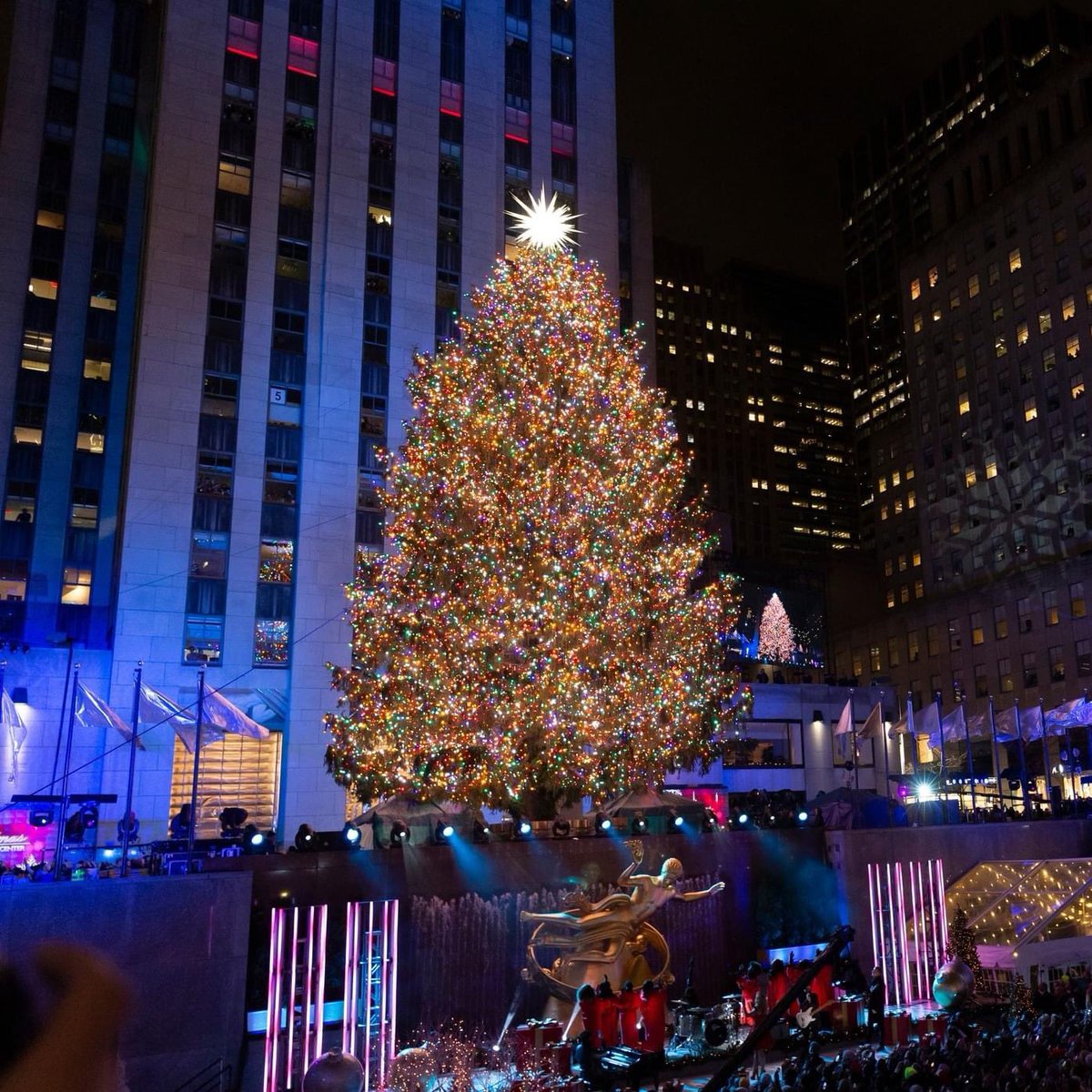 BrianPa50641823's tweet image. #RockefellerCenter #ChristmasTree #MerryChristmas2022