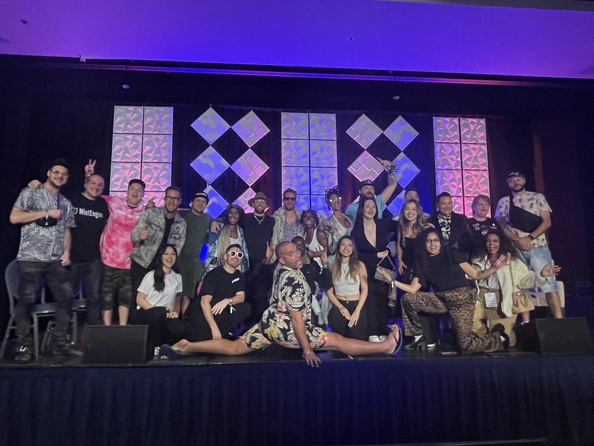 My heart filled with love when the kings of #web3 #madespace for the #queens of web3 to talk about #inclusion this is the community we #desire and find <a href="/Web3summits/">WEB3 SUMMIT | Women Web3 Miami 2022 🏝</a> <a href="/byKellyMax/">Kelly Max</a> @hypetv_vip <a href="/nia_umoja/">Nia Umoja</a> <a href="/carmen_crypto/">Cαɾɱҽɳ Cɾყρƚσ</a>