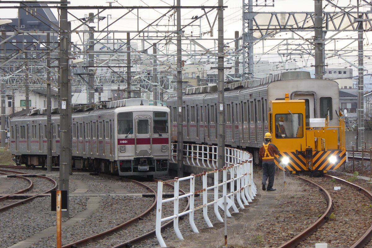 Rail_Channel's tweet photo. #11601F 津覇入場(屋根修繕)
#10000型 #スカイツリーライン #伊勢崎線 https://t.co/Nip6alRy2B