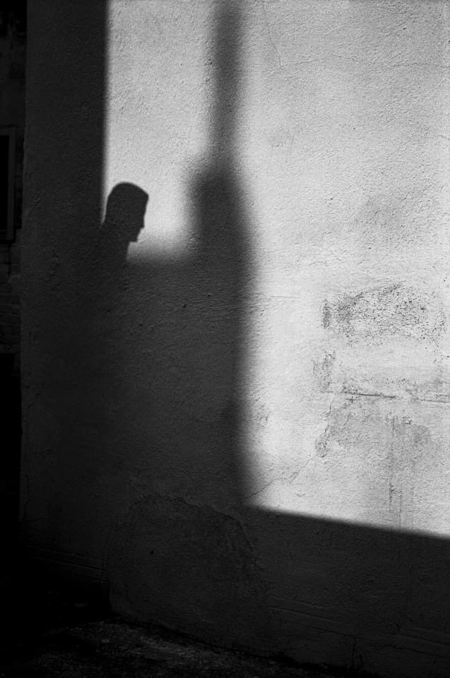 flavioedreira's tweet photo. I have the feeling of hiding inside the shapes of my own photograph.
@flavio_edreira
#delusions #noises #ruidos #memories #senses #strange #extraño #labyrinths #journey #solitude #abandoned #silence #pause #shapes #delirium
#conections #invisible #shadows #reflections https://t.co/scs3qhrt2S