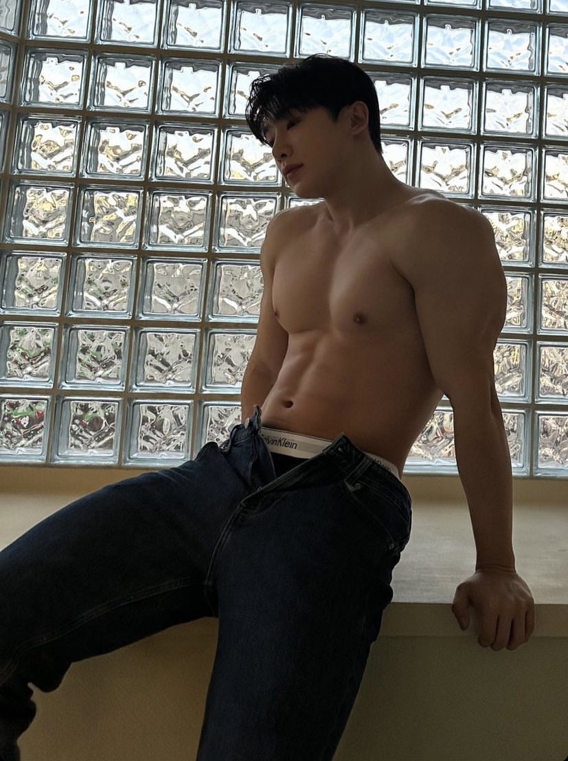 wnhpics's tweet photo. have mercy 😩
#원호 #WONHO @official__wonho https://t.co/9aFLYAoXep