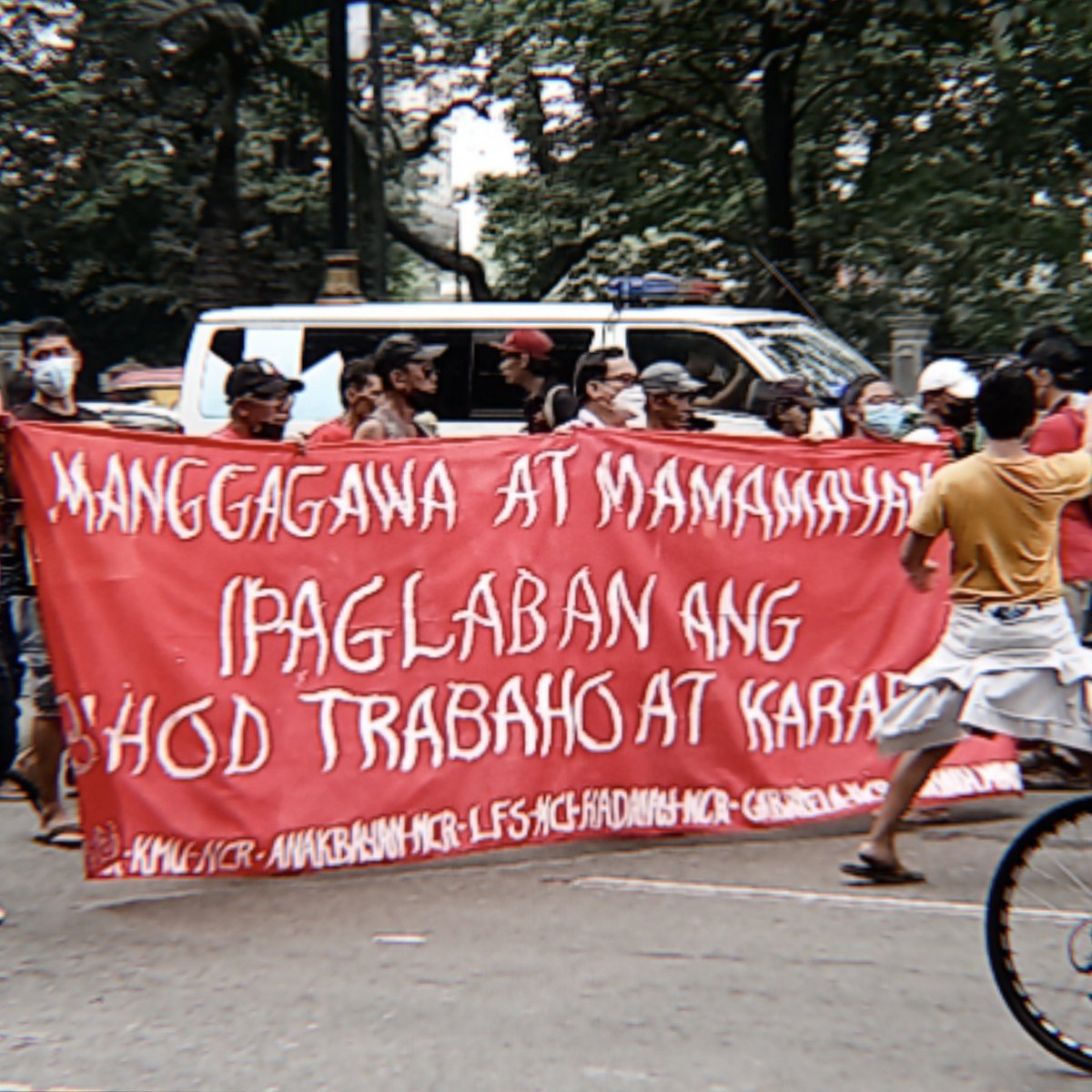 ij_dakom's tweet photo. Uring manggagawa, hukbong mapagpalaya!

Kuha sa Boni Day kahapon + Edboard meeting kung saan saan 

3rd pic, kuha ni: @jcnrd_dakom https://t.co/jN6Yldgou8