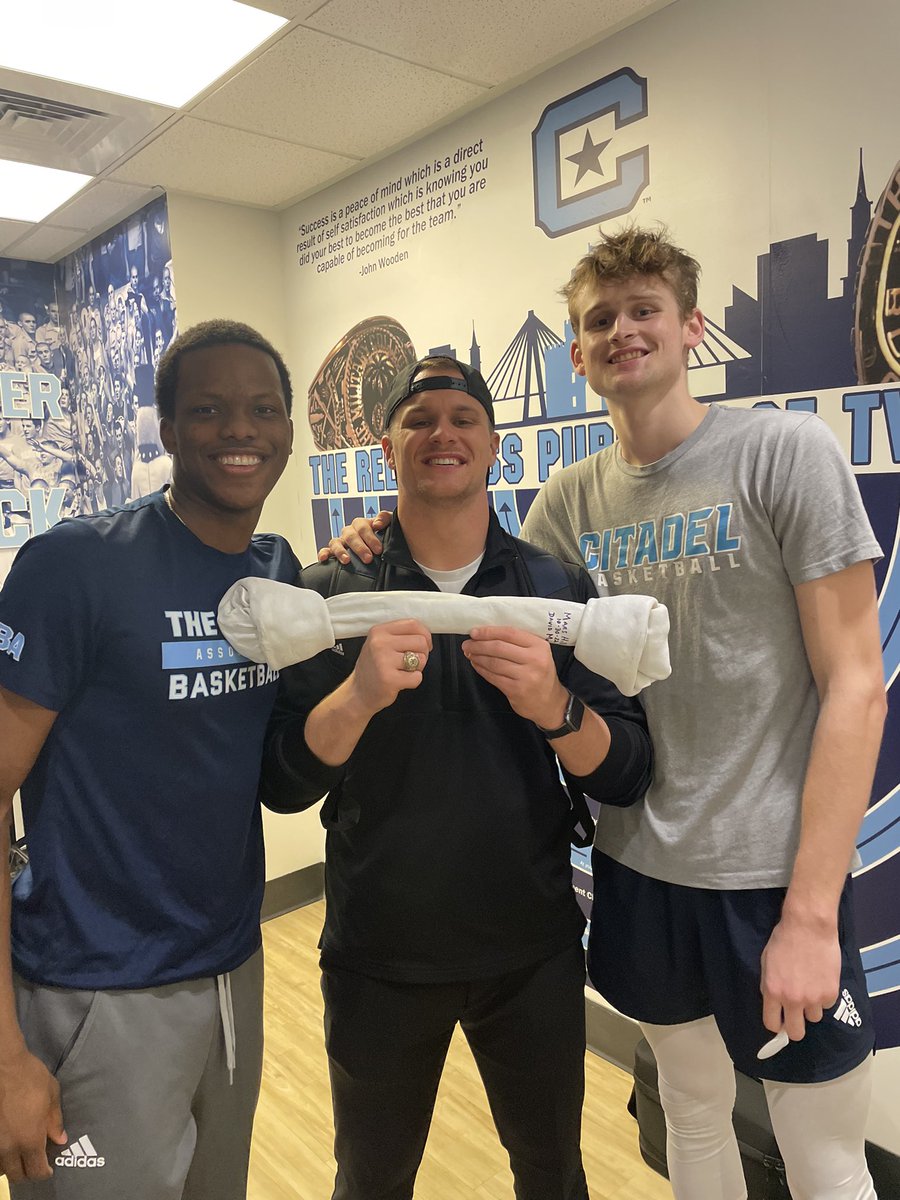rhubbs123's tweet photo. Pretty awesome getting a shout out and to get my name on the dog bone with these guys. They continue to come in day to day with a mindset to grow. 💪🏼 https://t.co/qojTiaera1