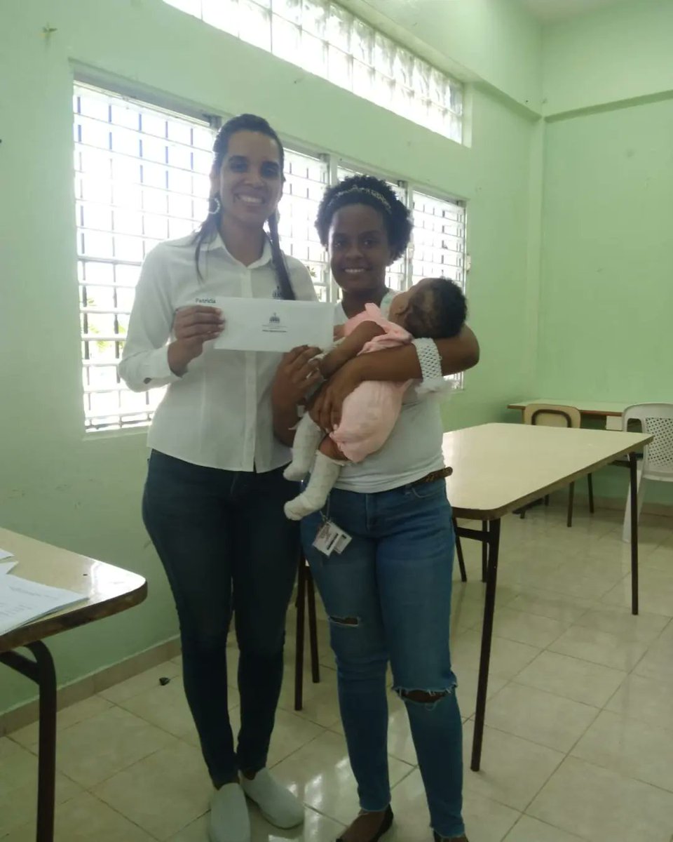 Servirmos con amor y pasion. Dedicamos largas horas de trabajo  pero con la satisfaccion de bendecir nuestras familias de SDN, no hay mayor regalo que ver la fecilidad de nuestros beneficiarios. <a href="/GloriaReyesG/">Gloria Reyes</a>

#supérateentucomunidad 
#santodomingonorterd