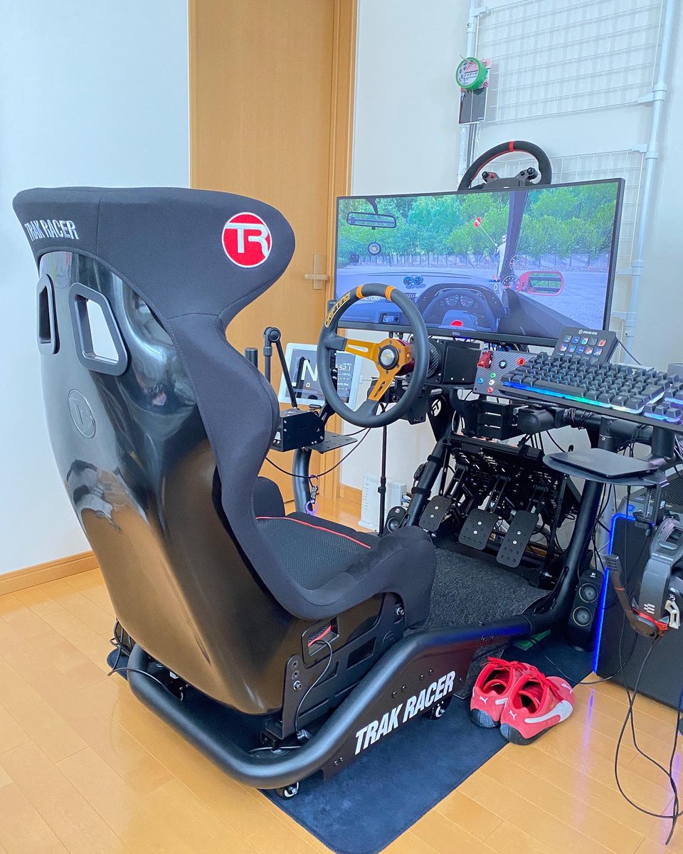 taka_GE8's tweet photo. 先週末、やっと仕様変更完了しました!
TR8 PROでは、自分的にこれがペダル位置・角度調整の限界でした😂
アルミフレームコックピットが欲しい🥺
@trak_racer
@SimagicOfficial
#Trakracer
#Simagic
#VNM
#tr8pro
#Alpha
#racingsim
#simulator
#racinggames https://t.co/ttnF2e0JTC