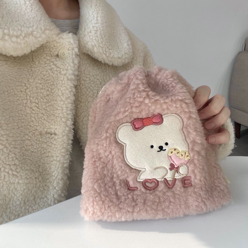 winkshop93's tweet photo. 📢 รับพรี Bamtoree
🔥 SALE 20% ทุกรายการ 🔥
🔗 ดูสินค้าที่ https://t.co/JoUhpwDSMD
💖 ราคา 550฿ (จาก 685฿)
📦 ค่าส่ง ลทบ.40฿ EMS.60฿
#รับพรีสินค้าเกาหลี #เคสเกาหลี #เคสไอโฟน #เครื่องเขียนเกาหลี #เคสแอร์พอด #เคสไอแพด #bamtoree #กระเป๋าใส่ไอแพด https://t.co/A7Abx91Vls