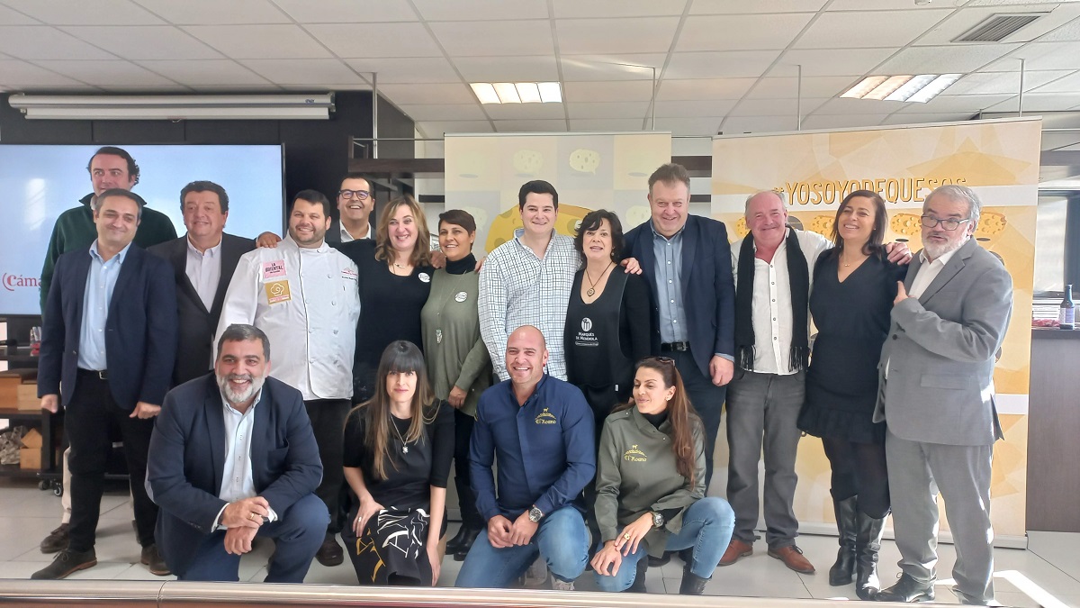 recetasdecarol's tweet photo. Gala de entrega  Premios @qdequesos 
gracias a @PonceletQuesos  #pasteleriamanacor #Laorientalsingluten @EL_ROANOquesos @quesoslaantigua @marquesmendiola  #quesosdeguara @vegadesanmartin @Jeromin_ @cibelescervezas 

https://t.co/G63vX6irG2 https://t.co/RMotiC4Tgn
