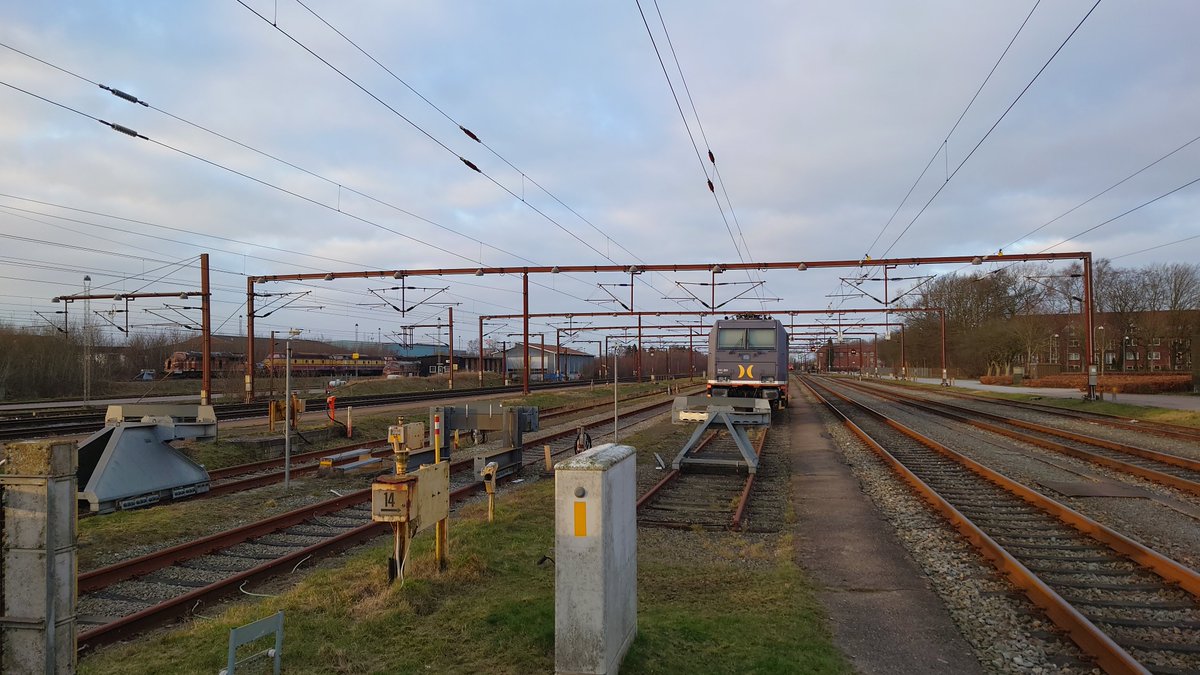 ItalyWith's tweet photo. Padborg, Denmark 🇩🇰
#tft #goodmorning #denmark #travelblogger #thephotohour #railroads #travel #visitdenmark #allthelineseurope #traveler #travelbytrain #padborg #traintwitter #railfans https://t.co/LwbN5VNUp3