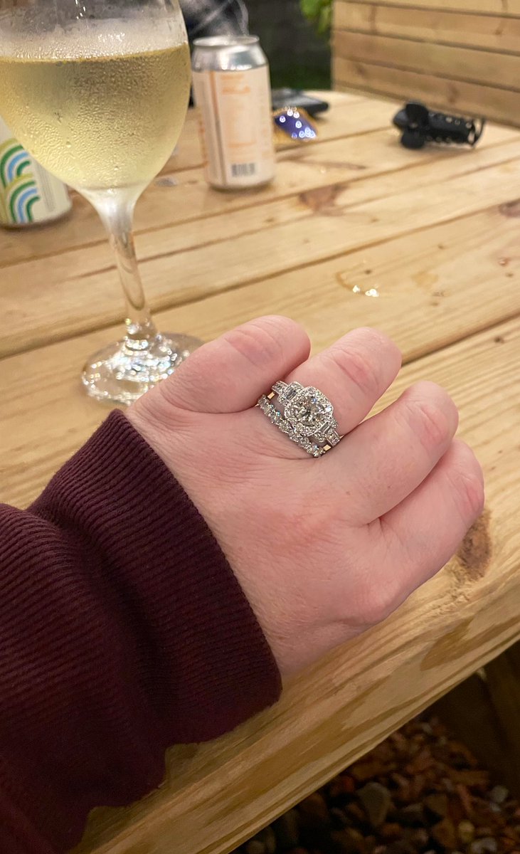 Mrs. Hales tweet media