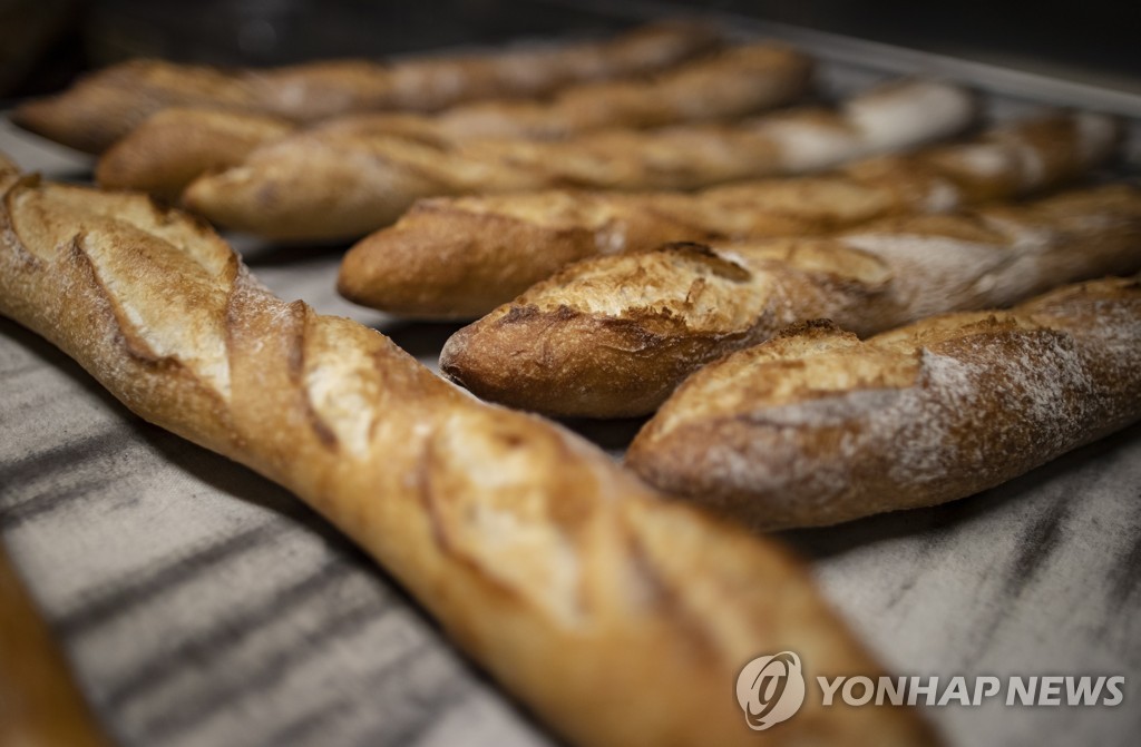 kvibe_yonhap's tweet photo. Pyongyang Naengmyeon, Baguette, traditional plum hard liquor...

As the traditional Korean mask dance, or #talchum" was inscribed onto a UNESCO Intangible Cultural Heritage list , other cultural heritages which are also to be listed are gaining attention.

https://t.co/R77zlXVExn https://t.co/kw8sPn3Xcg