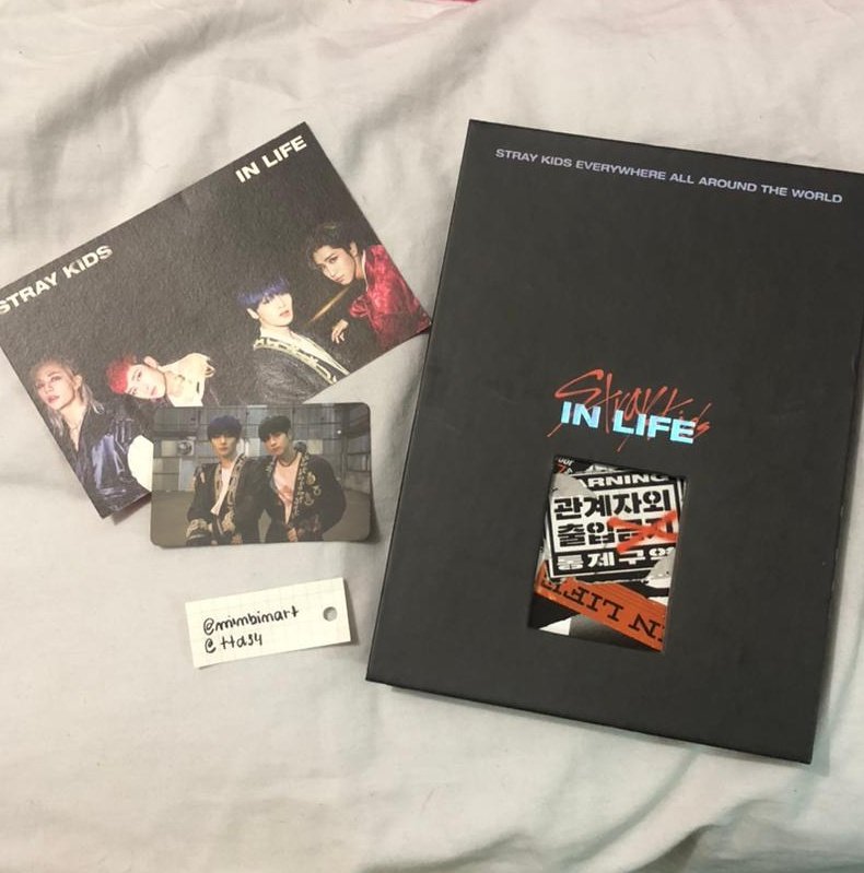 minbinart's tweet photo. venda stray kids

álbum IN LIFE limited + postcard e photocard 
R$120

- frete incluso
- feedbacks positivos no ig
- fotos e vídeos na dm
- pix ou transferência https://t.co/atAhPn9pUp