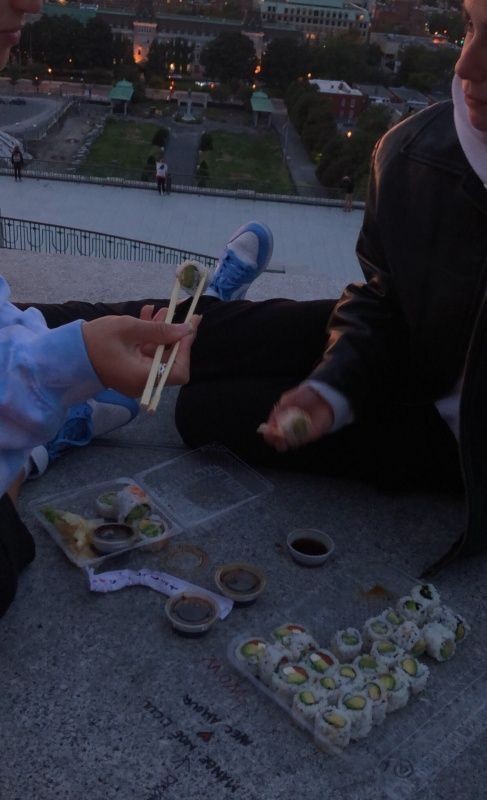 alexthemoon1's tweet photo. Bon appetite darling, even though she hates sushi 
@wolfstarkid https://t.co/frwz6picZq