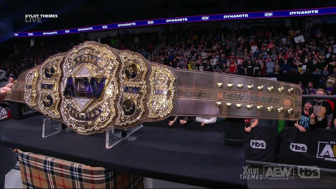 Capgobelts's tweet photo. Hmmmmm 🤔

#AEW https://t.co/Hki2lXeH11