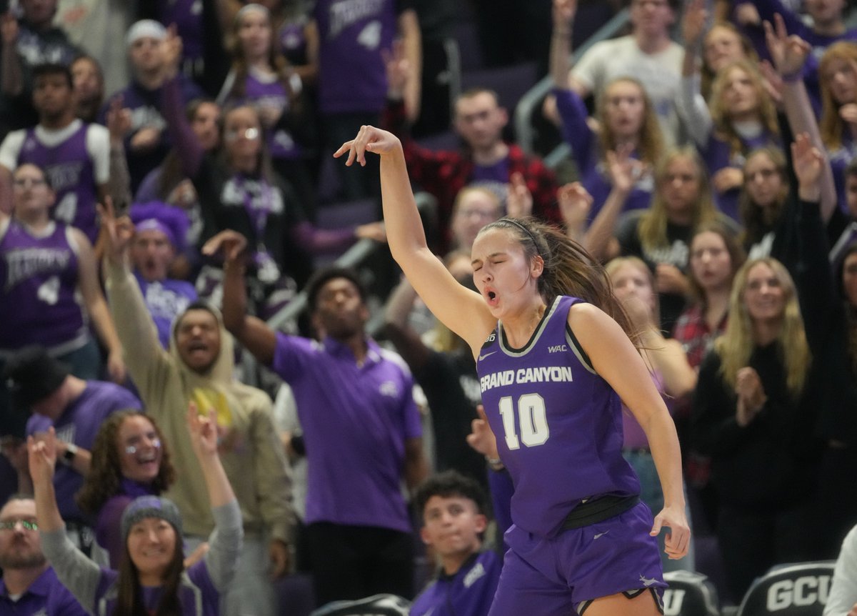 joerondone's tweet photo. Not to be too much of a homer, but this might have been the most live NCAA women's game I've ever seenโ raucous, sold out crowd, taunts galore, a back and forth in-town rival battle โ look no further than ASU vs GCU in the Valley and here on AZCentral:
https://t.co/xR2cIiCPcW https://t.co/DGDOYRyTIT