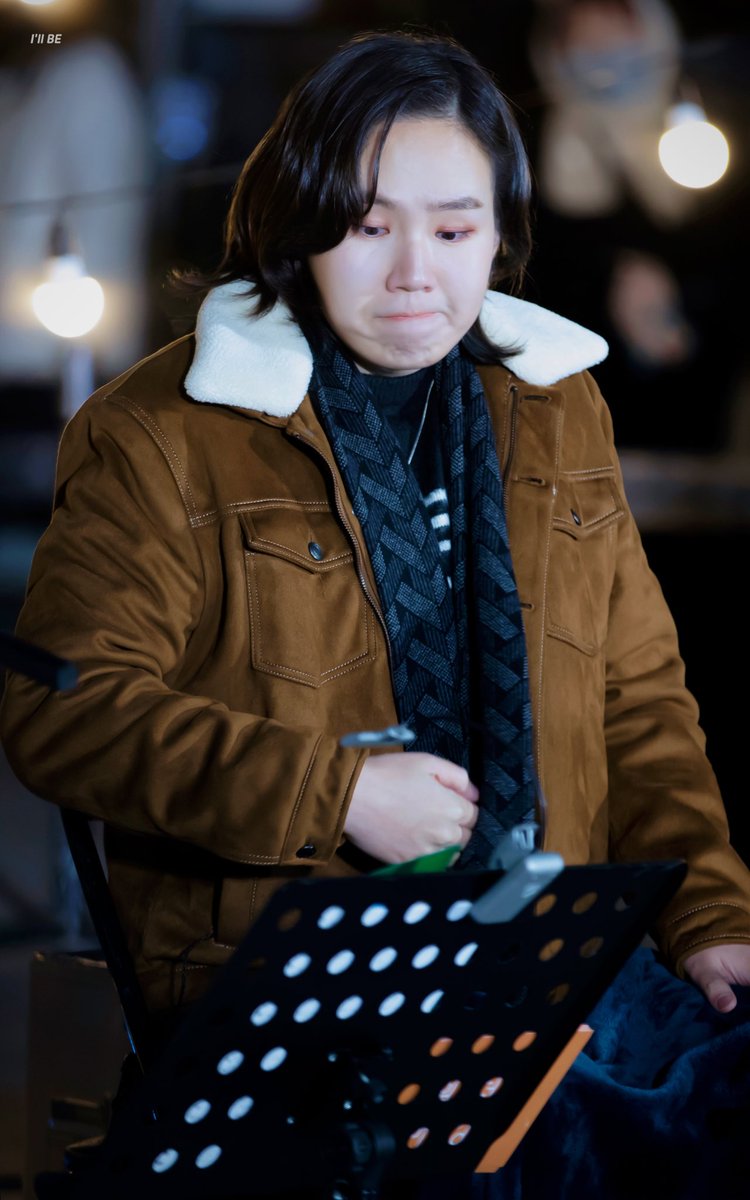 221129 원더버스킹

#호피폴라 #아일 

╭ ◜◝ ͡ ◜◝ ͡  ◜◝ ͡ ◜◝ ͡  ◜◝ ╮
      아이 튜워…………..
  ╰ ◟◞ ͜  ◟ ͜   ◟◞ ͜  ◟ ͜   ◟◞ ╯
                      O
                    °