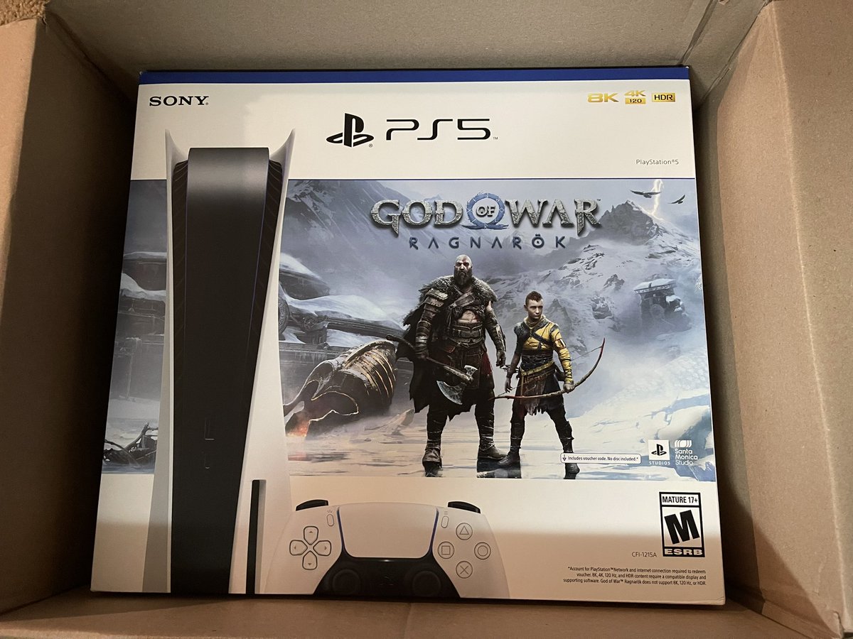 Two things I thought I’d have 2 years ago both arrived today.

#COVID19 #PS5 #PlayStation