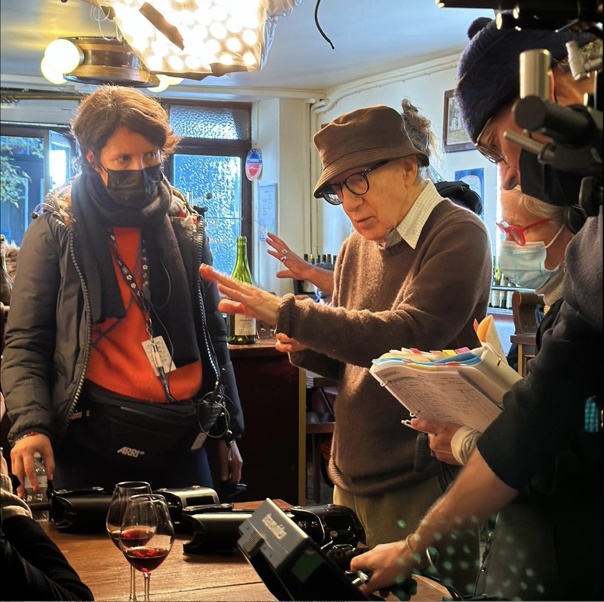 This is #WoodyAllen, who turns 87 today. He is one of the greatest filmmakers America has ever produced. He has just wrapped his 50th film as writer/director. The Farrow Industrial Complex® wants you to believe he did terrible things 30 years ago, but it’s provably untrue. 1/2