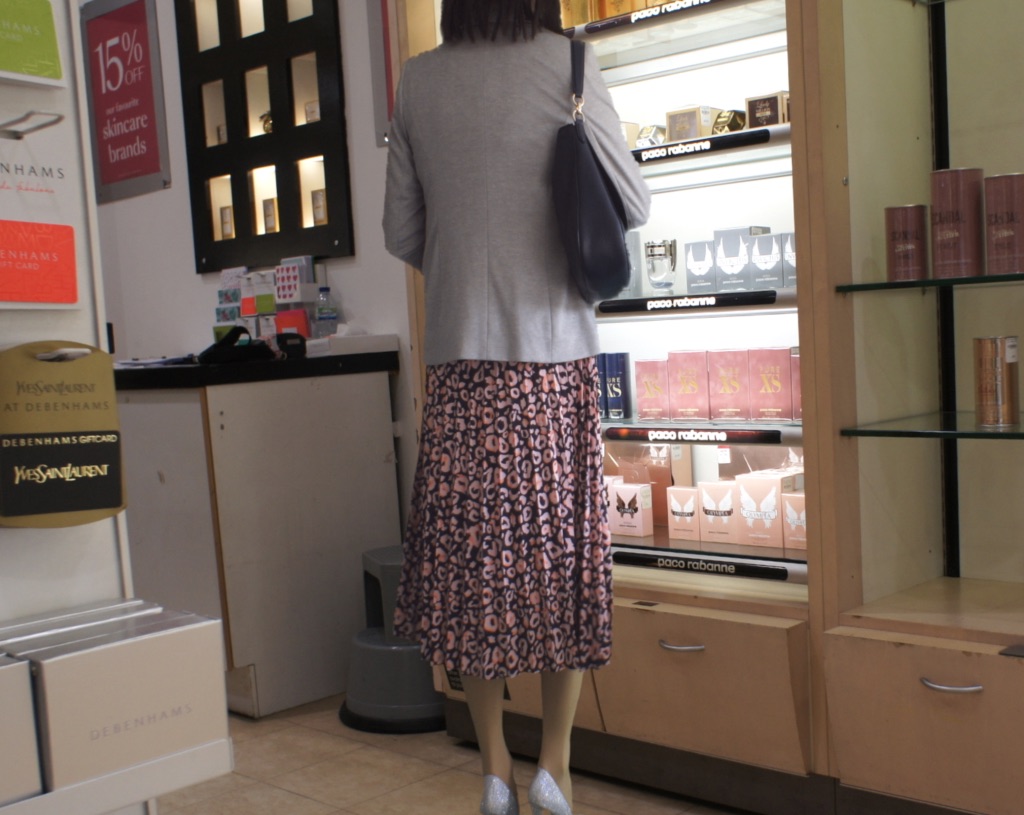 Sexy Legs In Nylons On Twitter Modest Skirt But Still Wearing Sexy Fi3osJzWAAIPYsr